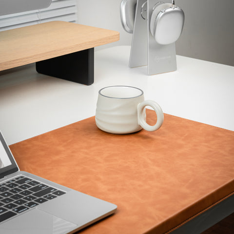 Hemmed Deskmat