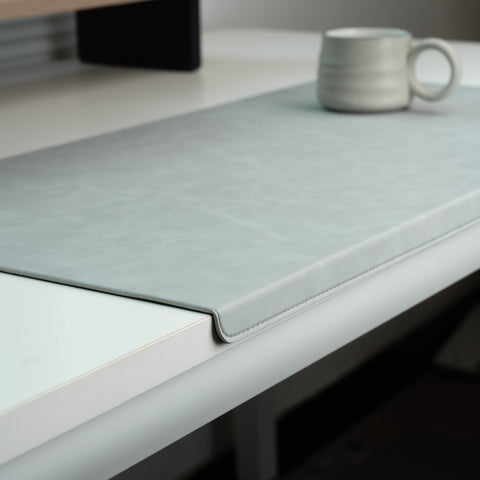 Hemmed Deskmat