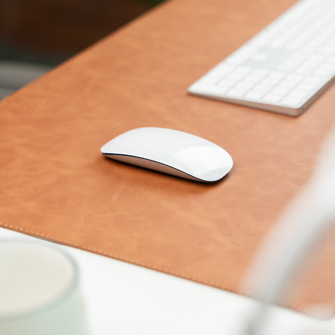 Hemmed Deskmat