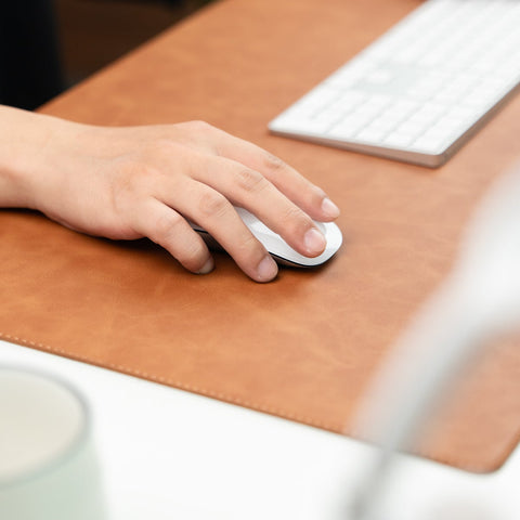 Hemmed Deskmat